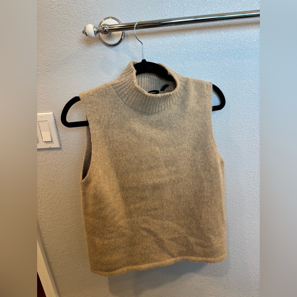 Theory Sleeveless Tan Turtleneck wool Sweater